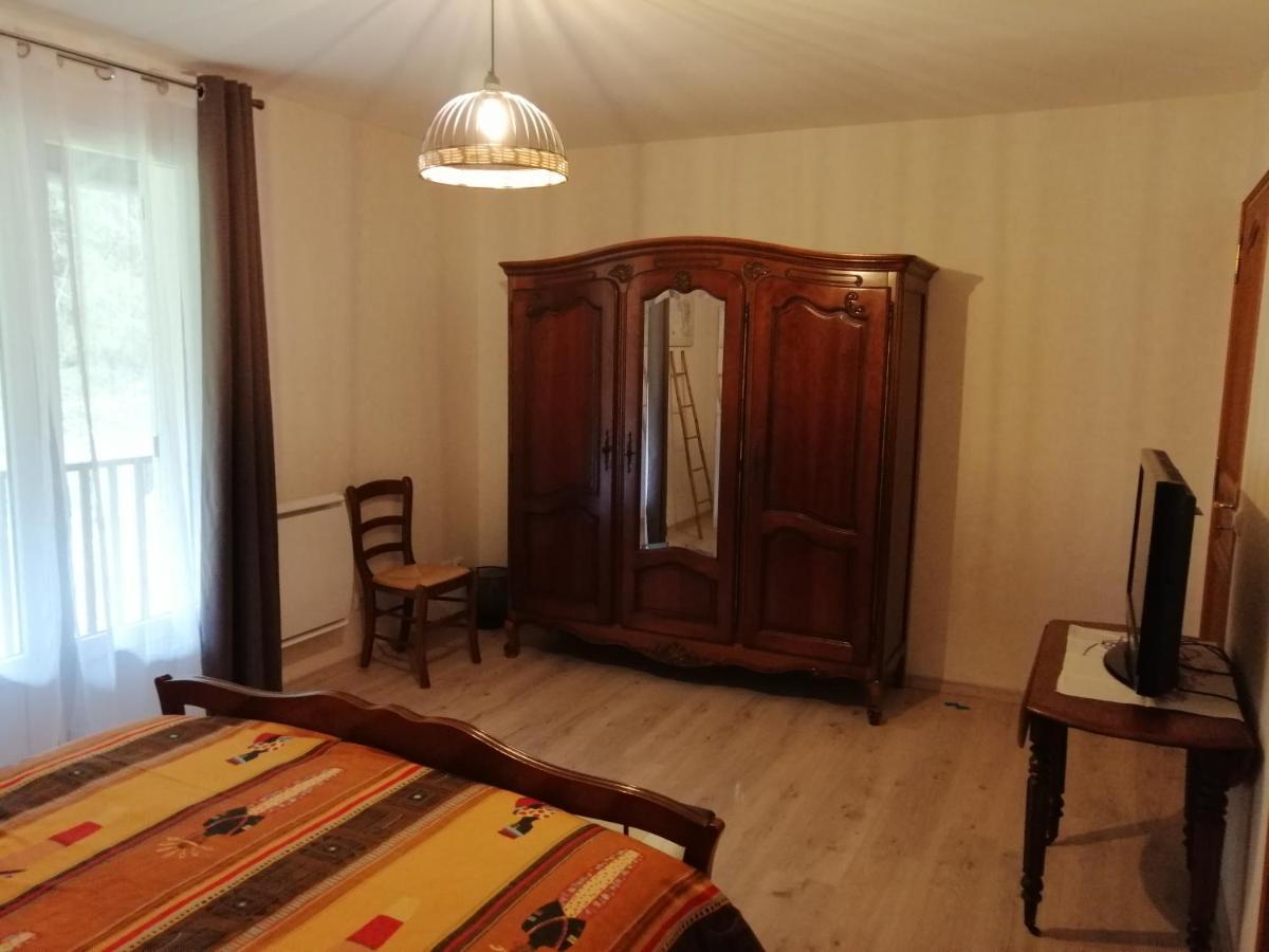 A La Joie De Vivre Chez L'Habitant Banat Bagian luar foto